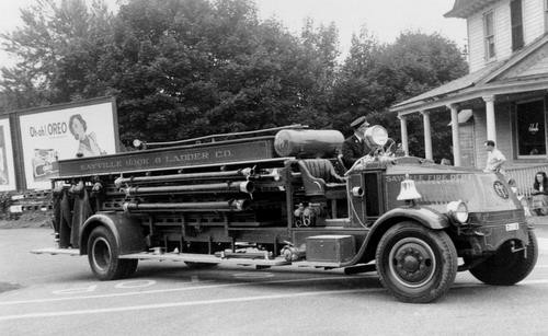 1928 Mack City Service